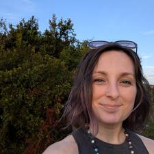 Britny, Airbnb guest